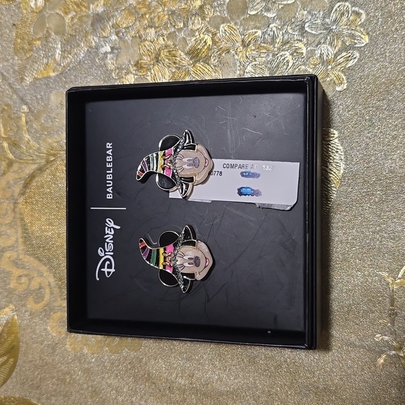 Disney x Baublebar Minnie Earrings. OS. - Picture 2 of 6